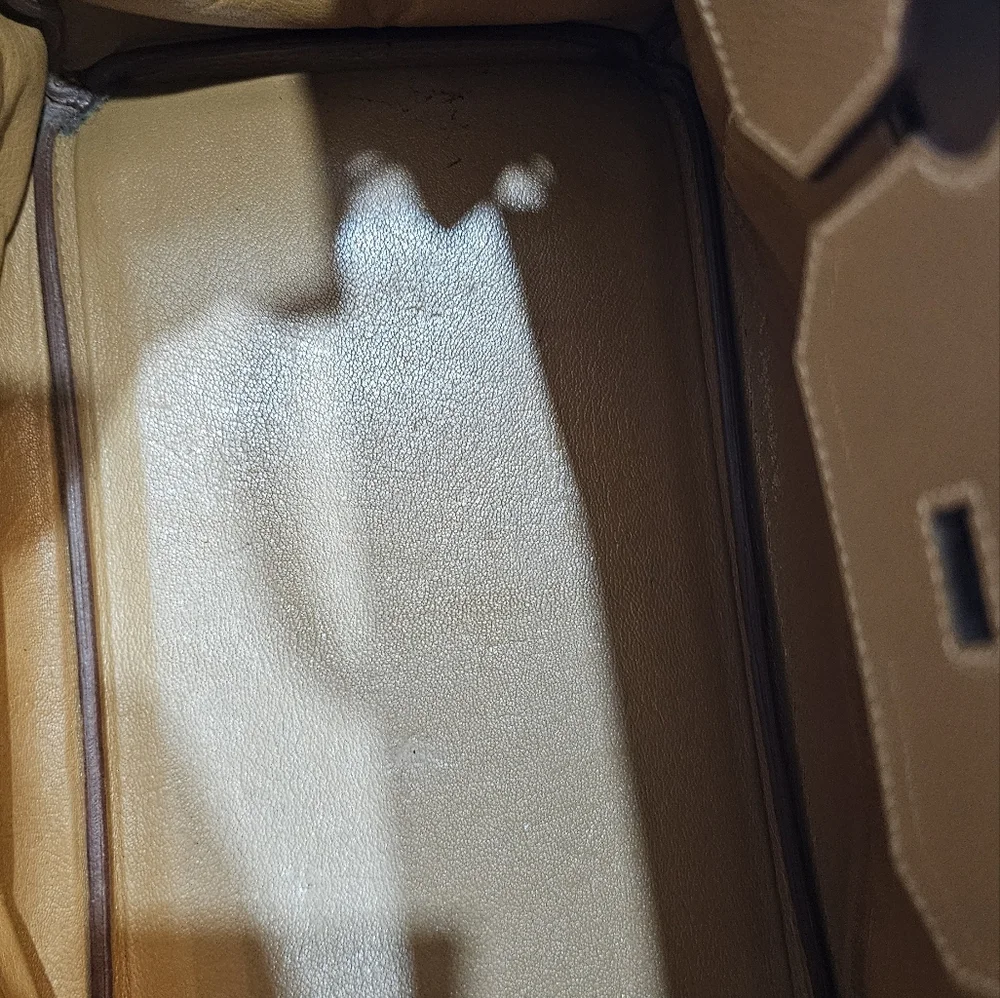 Hermes Birkin 35 Brown ,Leather Tote with Gold Hardware - Picture 7 of 10